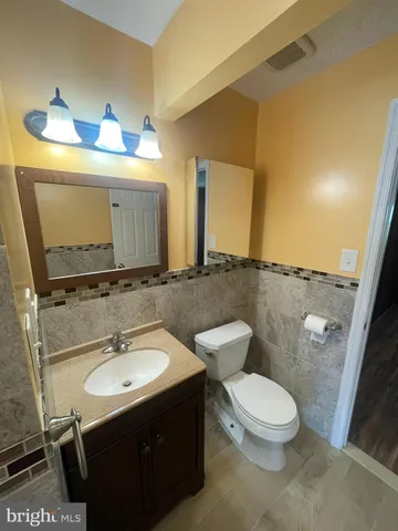 $1,800 | 5527 Halwis Street, Alexandria, VA 22303