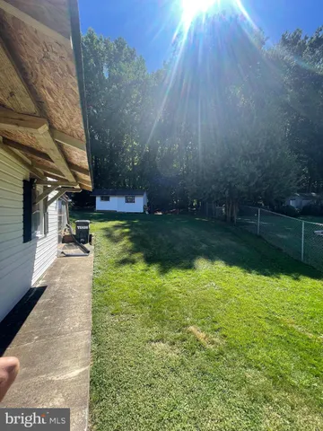 $1,800 | 5527 Halwis Street, Alexandria, VA 22303