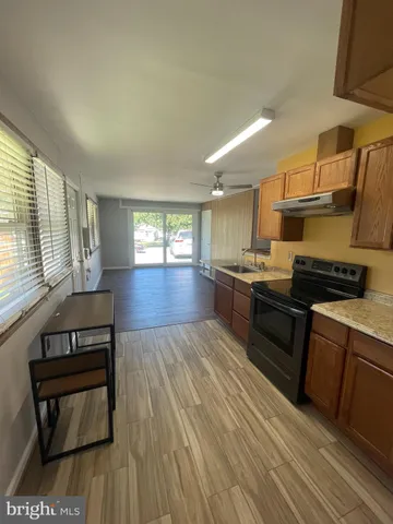 $1,800 | 5527 Halwis Street, Alexandria, VA 22303