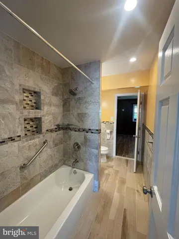 $1,800 | 5527 Halwis Street, Alexandria, VA 22303