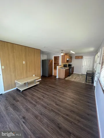 $1,800 | 5527 Halwis Street, Alexandria, VA 22303