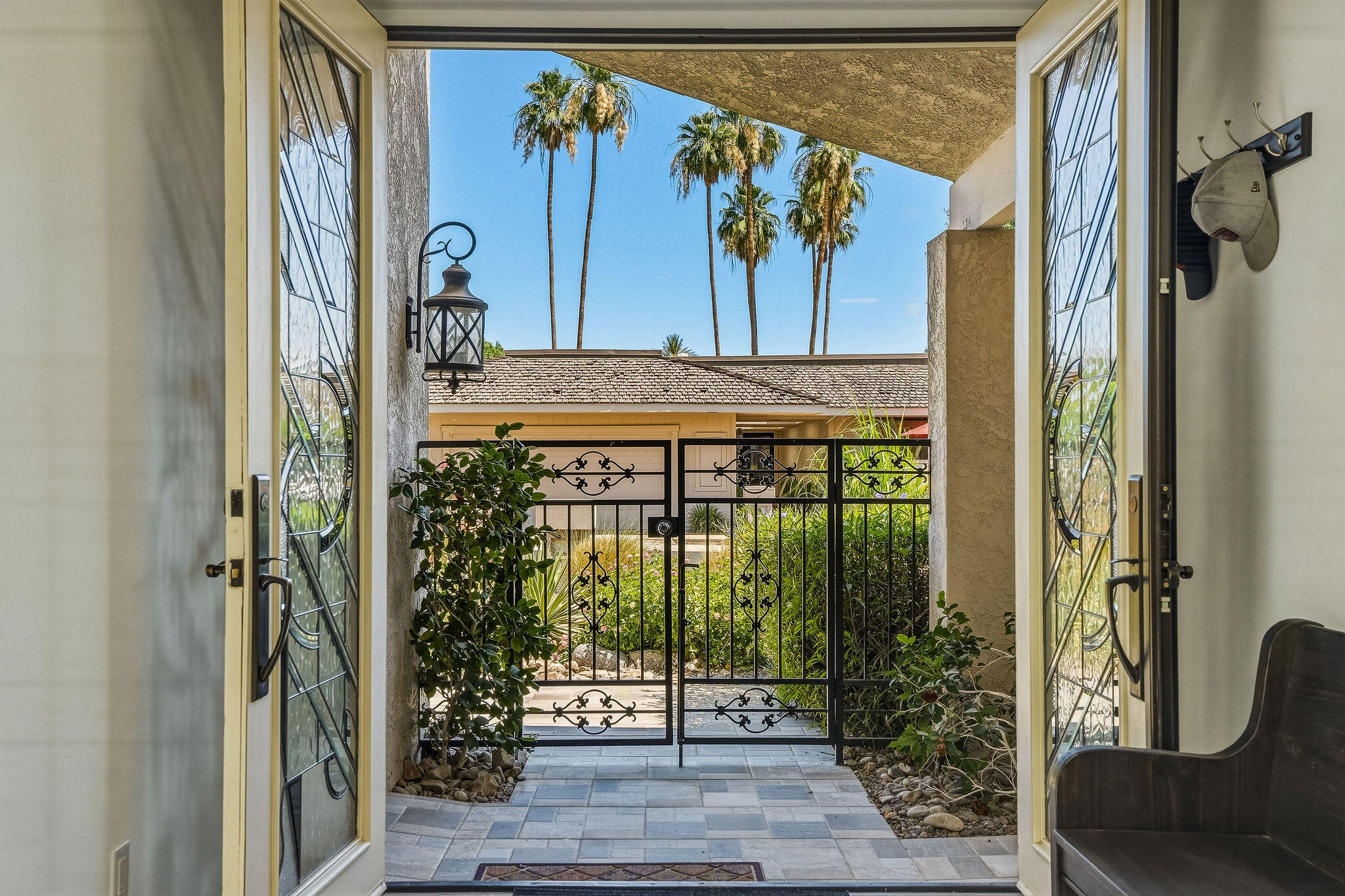 1 Temple Court Rancho Mirage, CA 92270 - Photo 5 of 50 Entrance