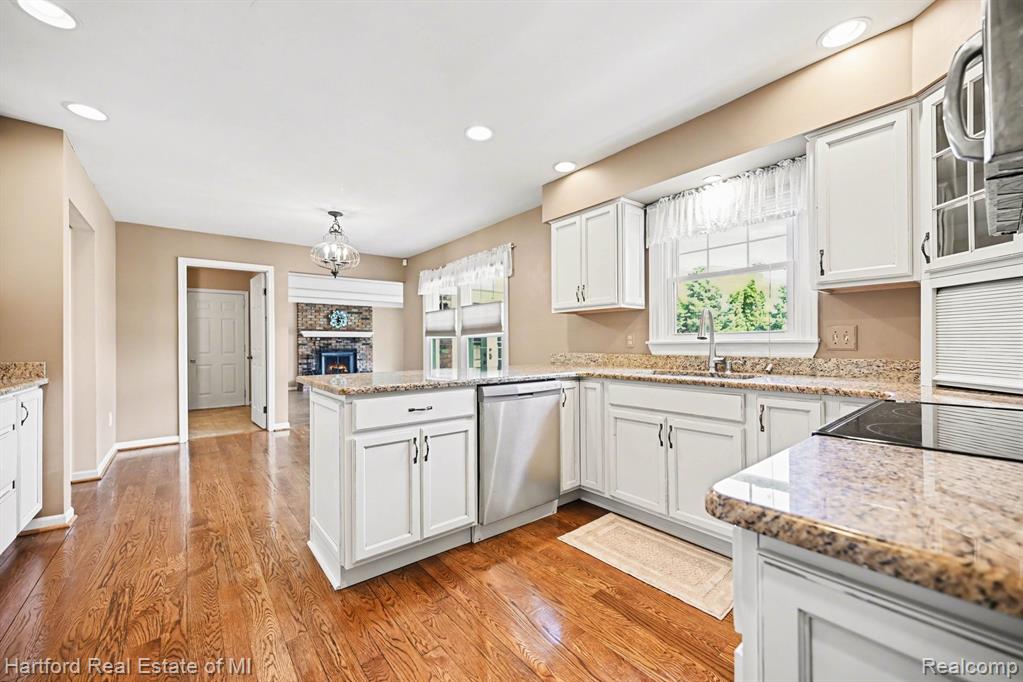 25800 Rutledge Crossing Farmington Hills, MI 48335 - Photo 8 of 27