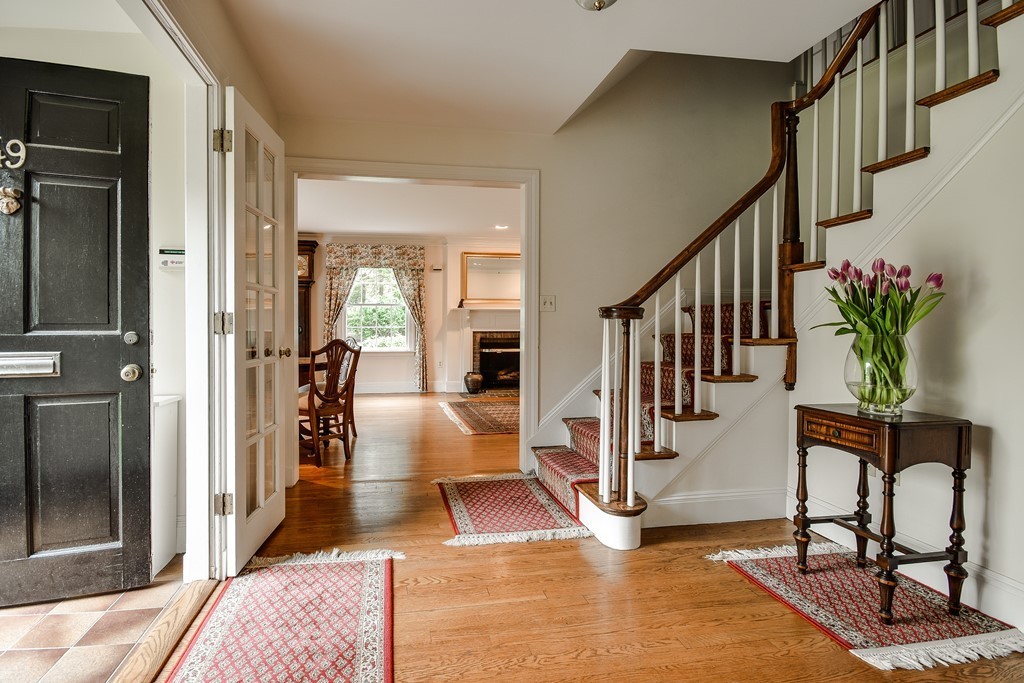 49 Sawyer Road Wellesley, MA 02481 - Photo 3 of 25