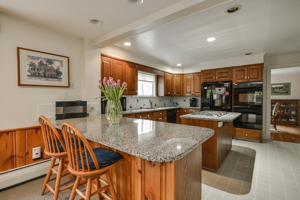49 Sawyer Road Wellesley, MA 02481 - Photo 7 of 25