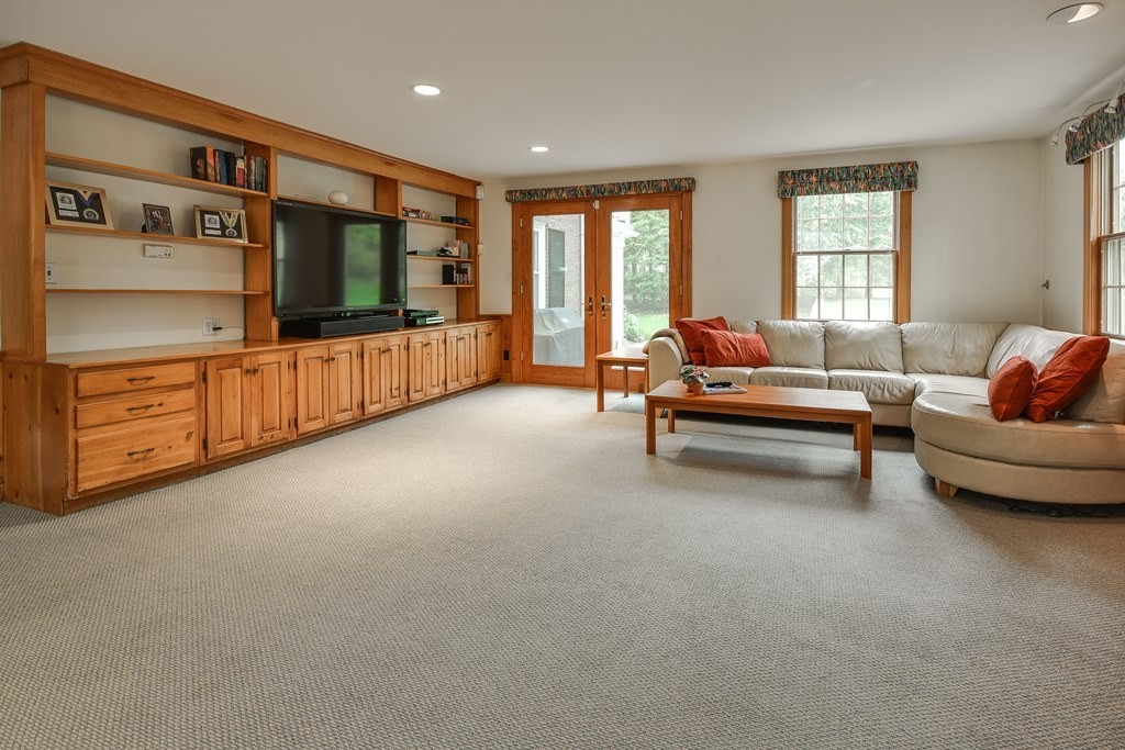 49 Sawyer Road Wellesley, MA 02481 - Photo 9 of 25