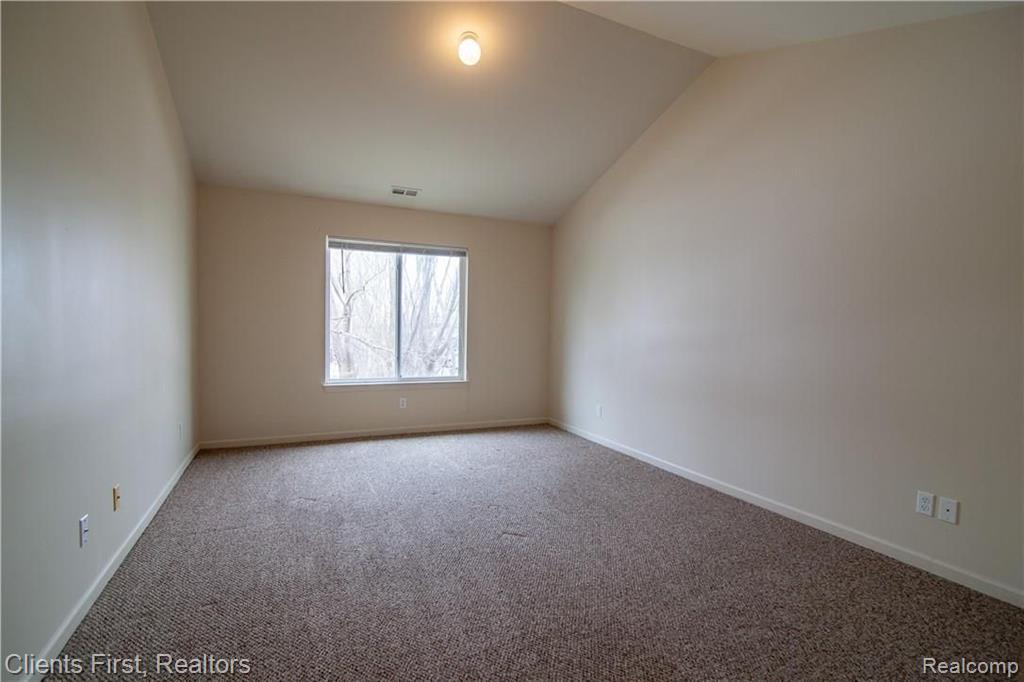 34122 Utica Road Fraser, MI 48026 - Photo 15 of 21