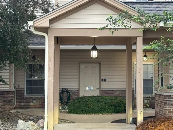 $192,000 | 3712 Thornhill Drive, Unit 3712, Champaign, IL 61822