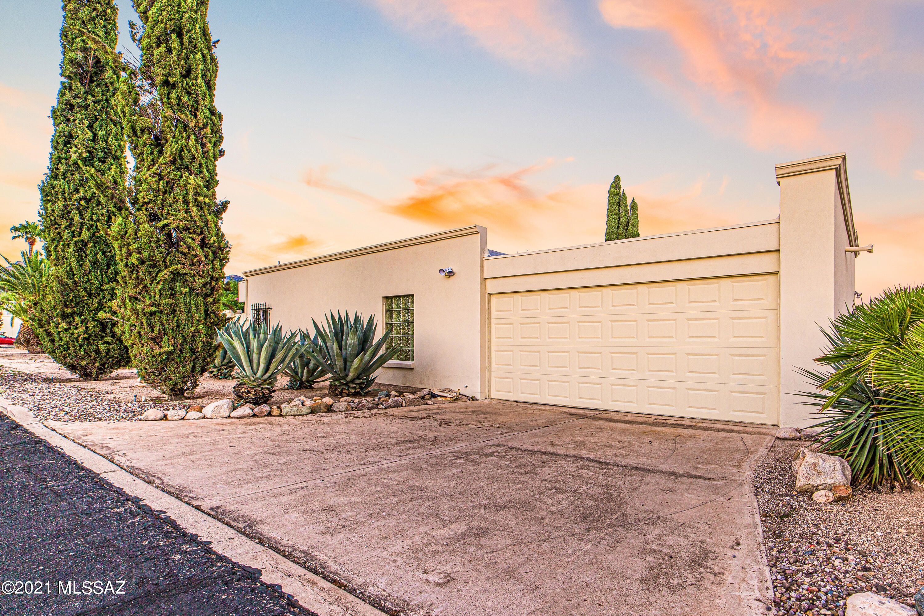 6100 North Oracle Road, Unit 17 Tucson, AZ 85704 - Photo 1 of 22