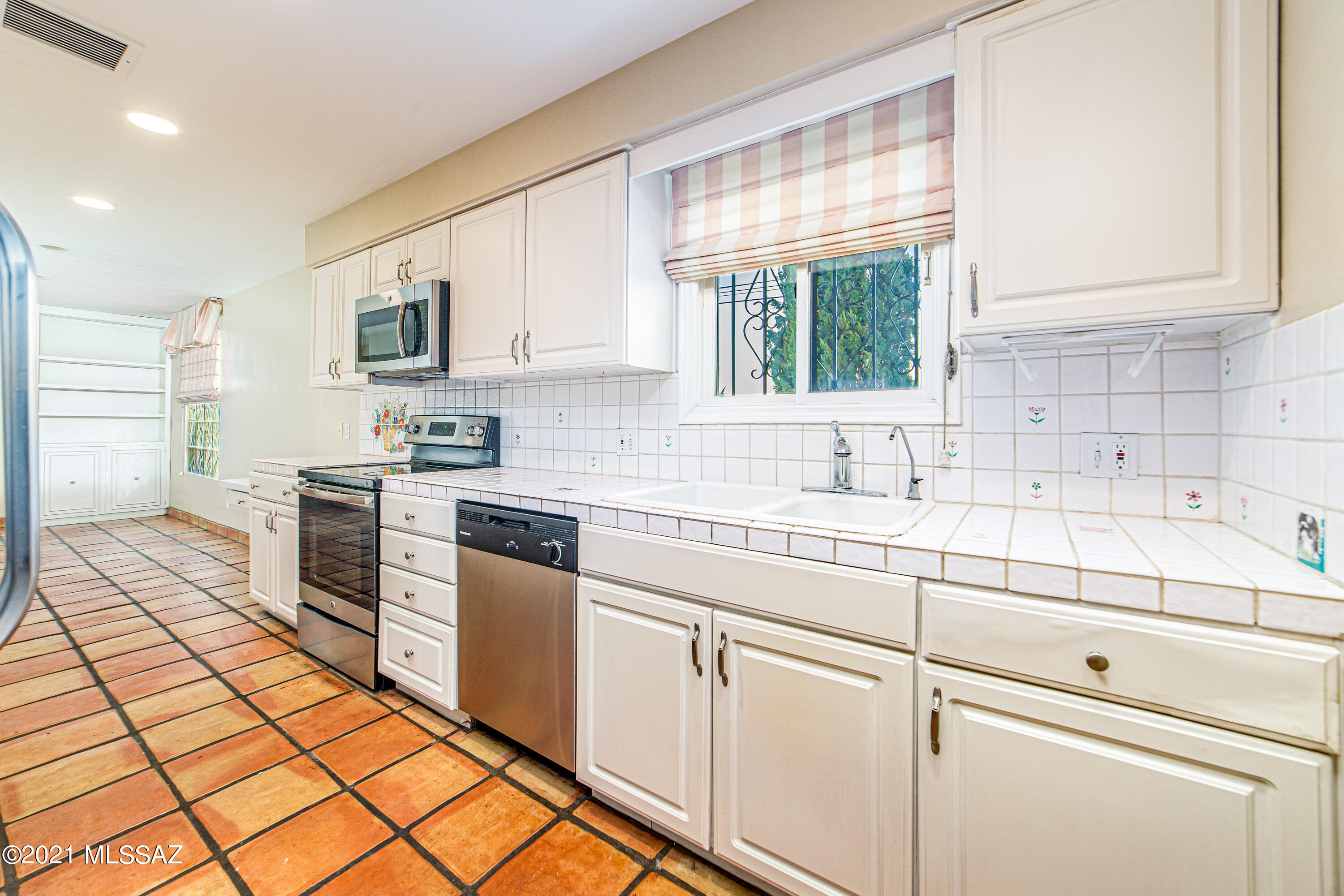6100 North Oracle Road, Unit 17 Tucson, AZ 85704 - Photo 11 of 22