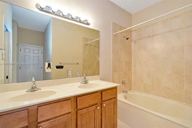 $3,150 | 1048 Northeast 208th Street, Miami, FL 33179