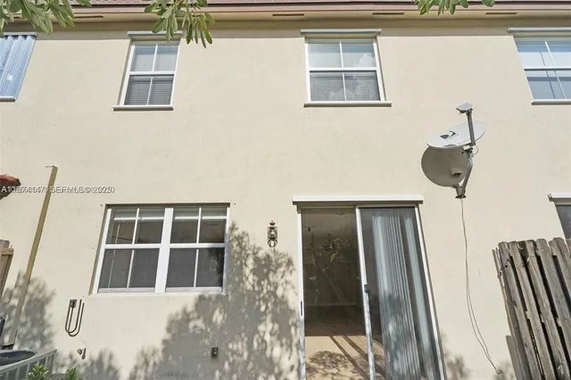 $3,150 | 1048 Northeast 208th Street, Miami, FL 33179