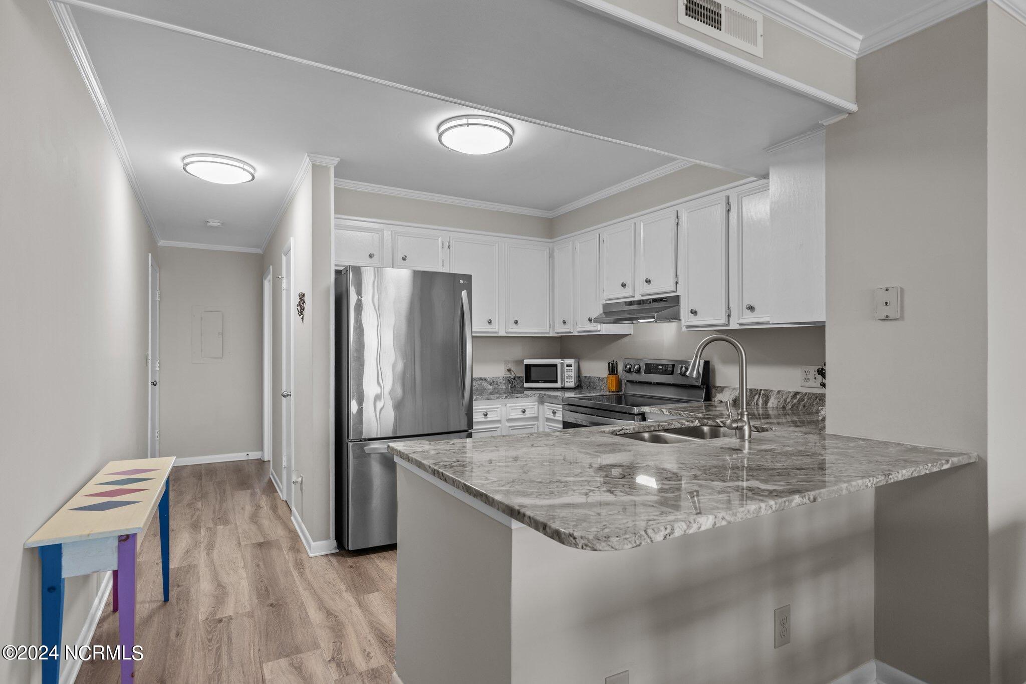 2111 West Fort Macon Road Atlantic Beach, NC 28512 - Photo 10 of 54 Kitchen