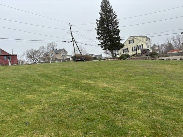 27 Havana Road Worcester, MA 01603 - Photo 5 of 6 a view of a outdoor space
