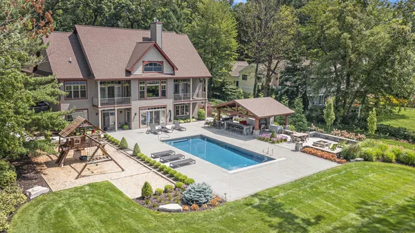 $2,625,000 | 798 Pine Bay Drive, Holland, MI 49424