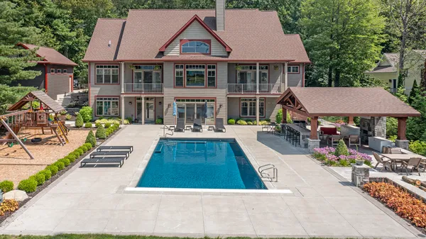 $2,535,000 | 798 Pine Bay Drive, Holland, MI 49424