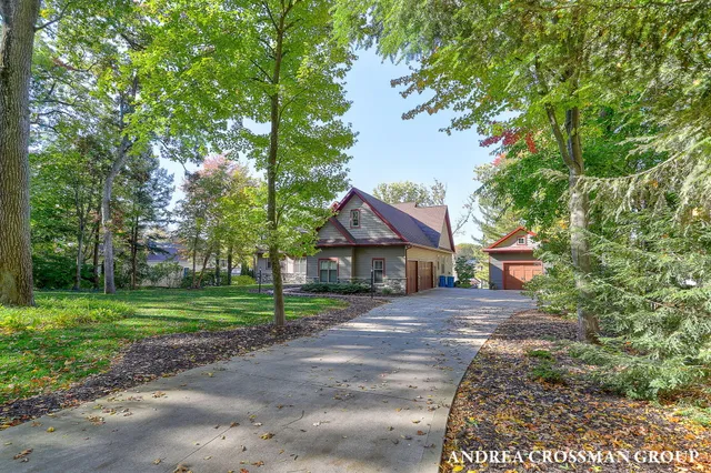 $2,625,000 | 798 Pine Bay Drive, Holland, MI 49424