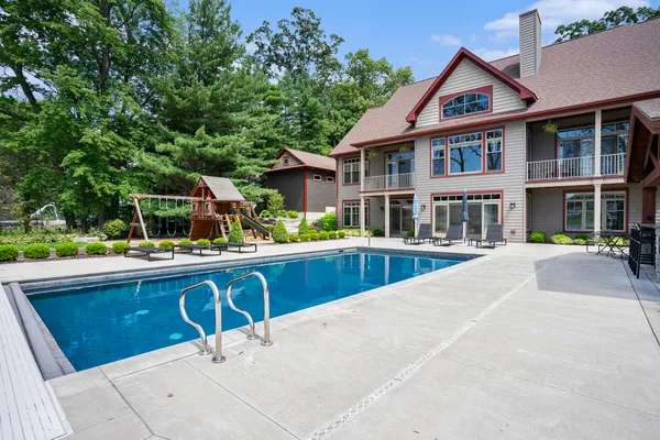 $2,535,000 | 798 Pine Bay Drive, Holland, MI 49424