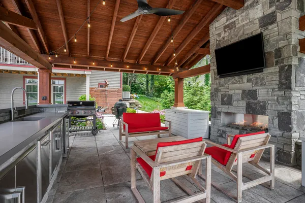 $2,535,000 | 798 Pine Bay Drive, Holland, MI 49424