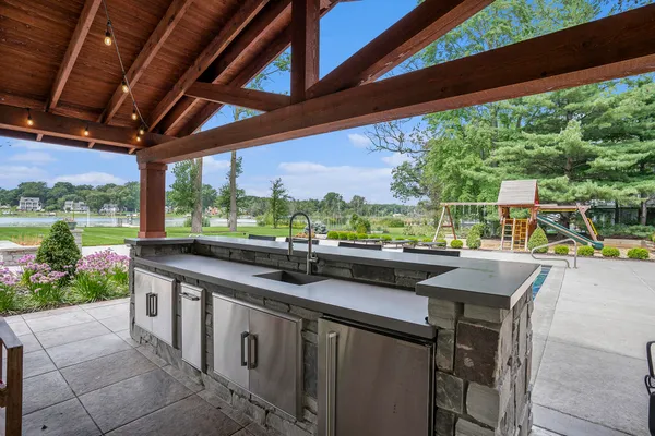 $2,535,000 | 798 Pine Bay Drive, Holland, MI 49424