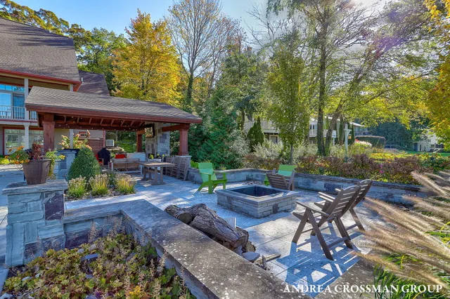 $2,625,000 | 798 Pine Bay Drive, Holland, MI 49424