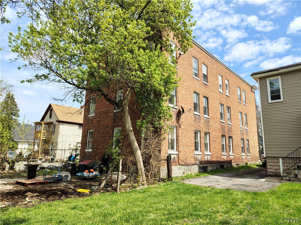 418 Bacon Street Utica, NY 13501 - Photo 3 of 48
