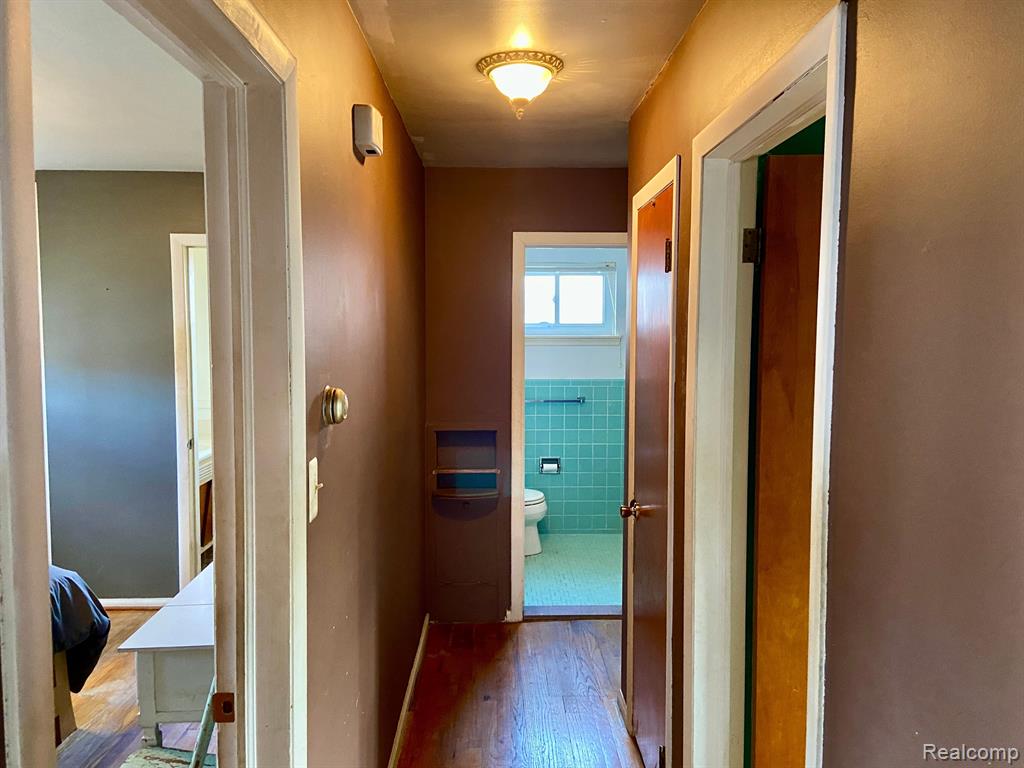 24286 Roxana Avenue Eastpointe, MI 48021 - Photo 14 of 37