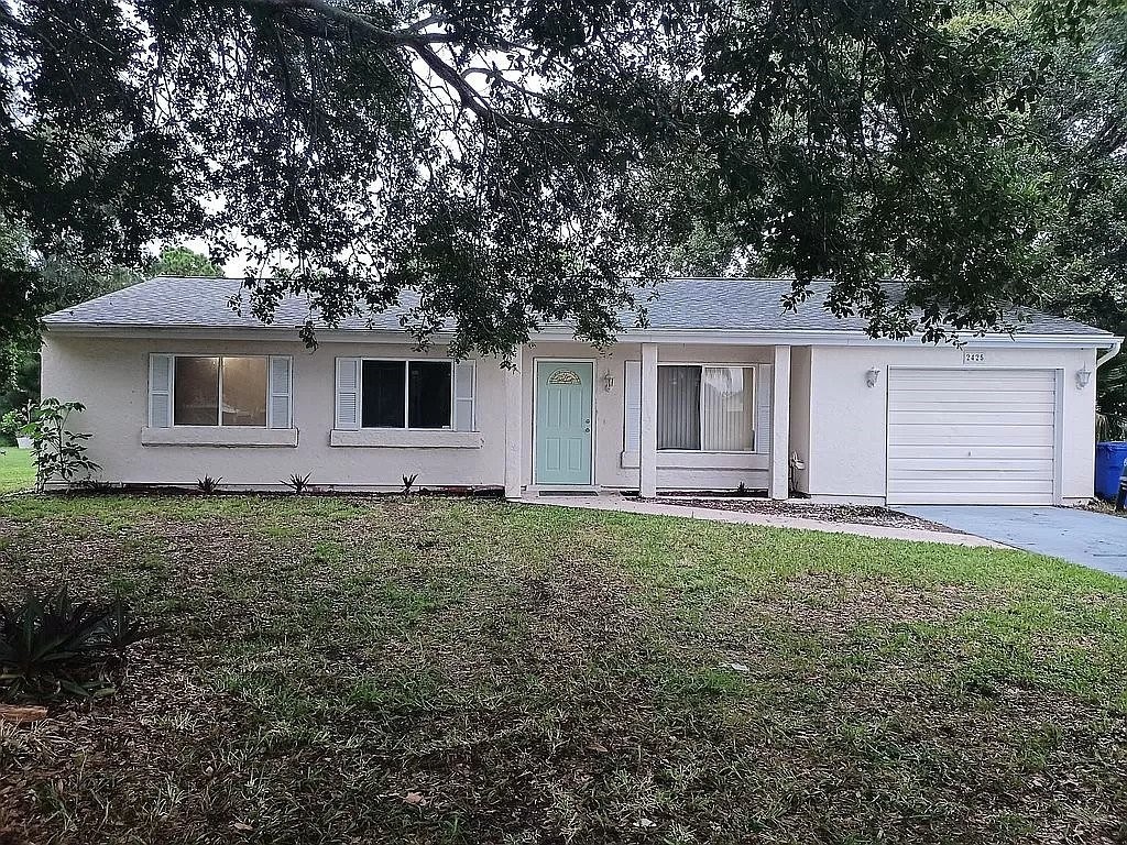 2425 6th Road Southwest Vero Beach, FL 32962 - Photo 1 of 22 Gallery Image 1