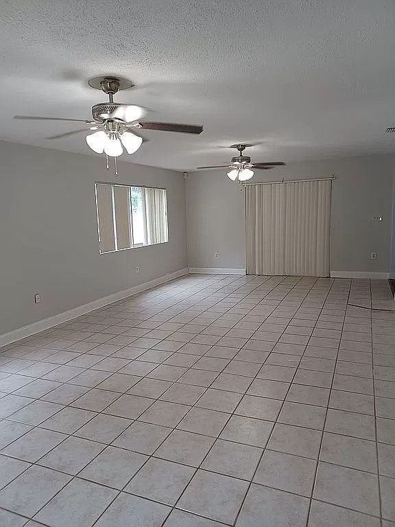 2425 6th Road Southwest Vero Beach, FL 32962 - Photo 13 of 22 Gallery Image 13