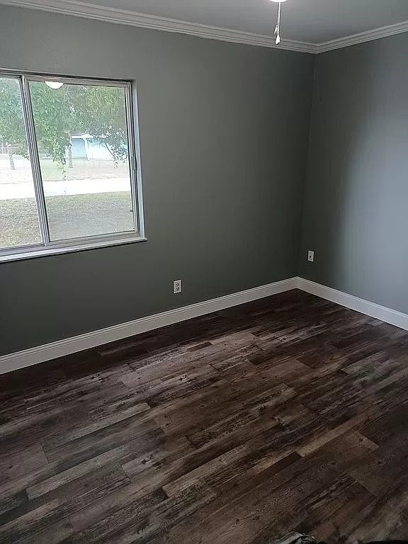 2425 6th Road Southwest Vero Beach, FL 32962 - Photo 15 of 22 Gallery Image 15