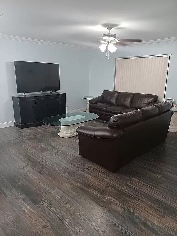 2425 6th Road Southwest Vero Beach, FL 32962 - Photo 5 of 22 Gallery Image 5