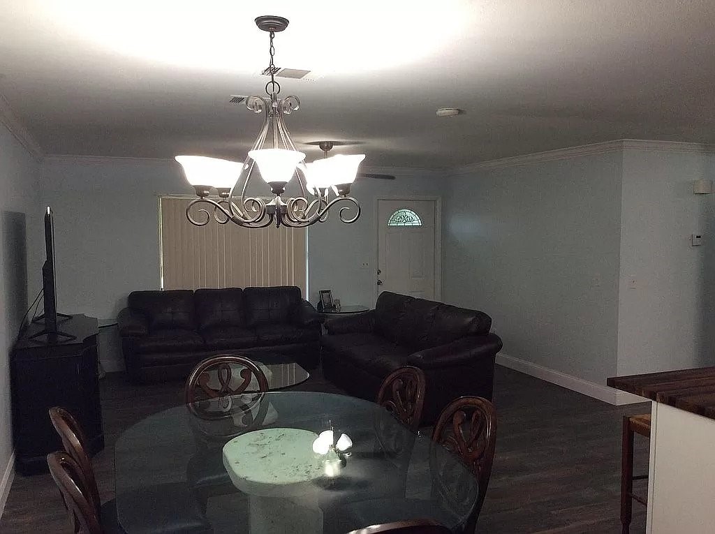 2425 6th Road Southwest Vero Beach, FL 32962 - Photo 6 of 22 Gallery Image 6