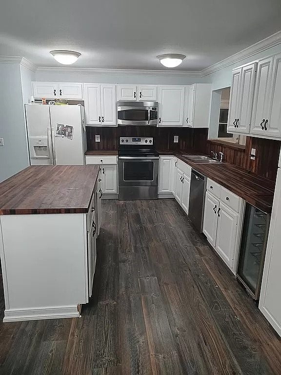 2425 6th Road Southwest Vero Beach, FL 32962 - Photo 9 of 22 Gallery Image 9