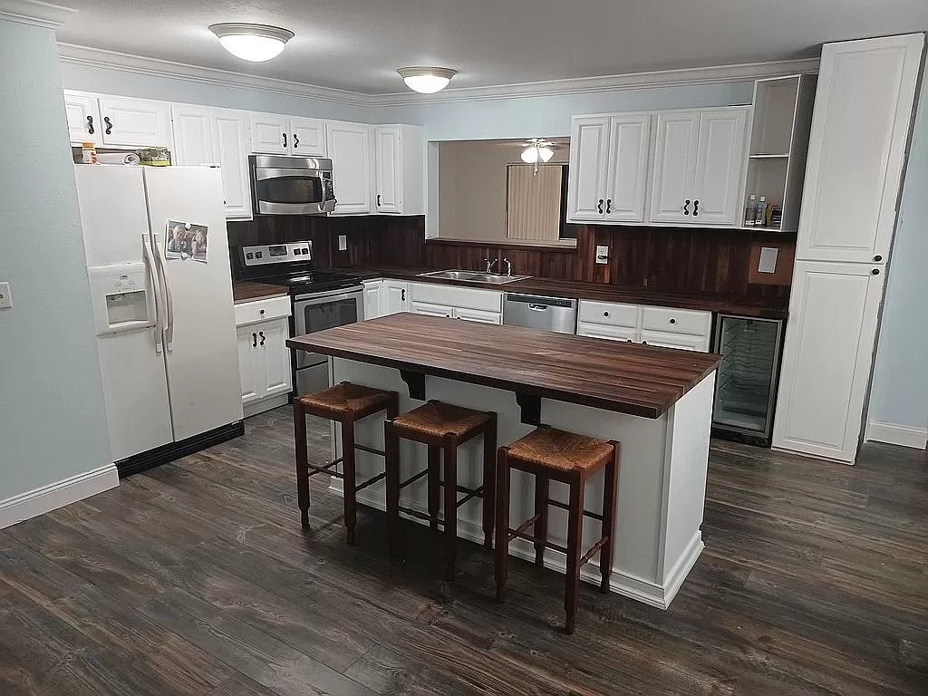 2425 6th Road Southwest Vero Beach, FL 32962 - Photo 10 of 22 Gallery Image 10