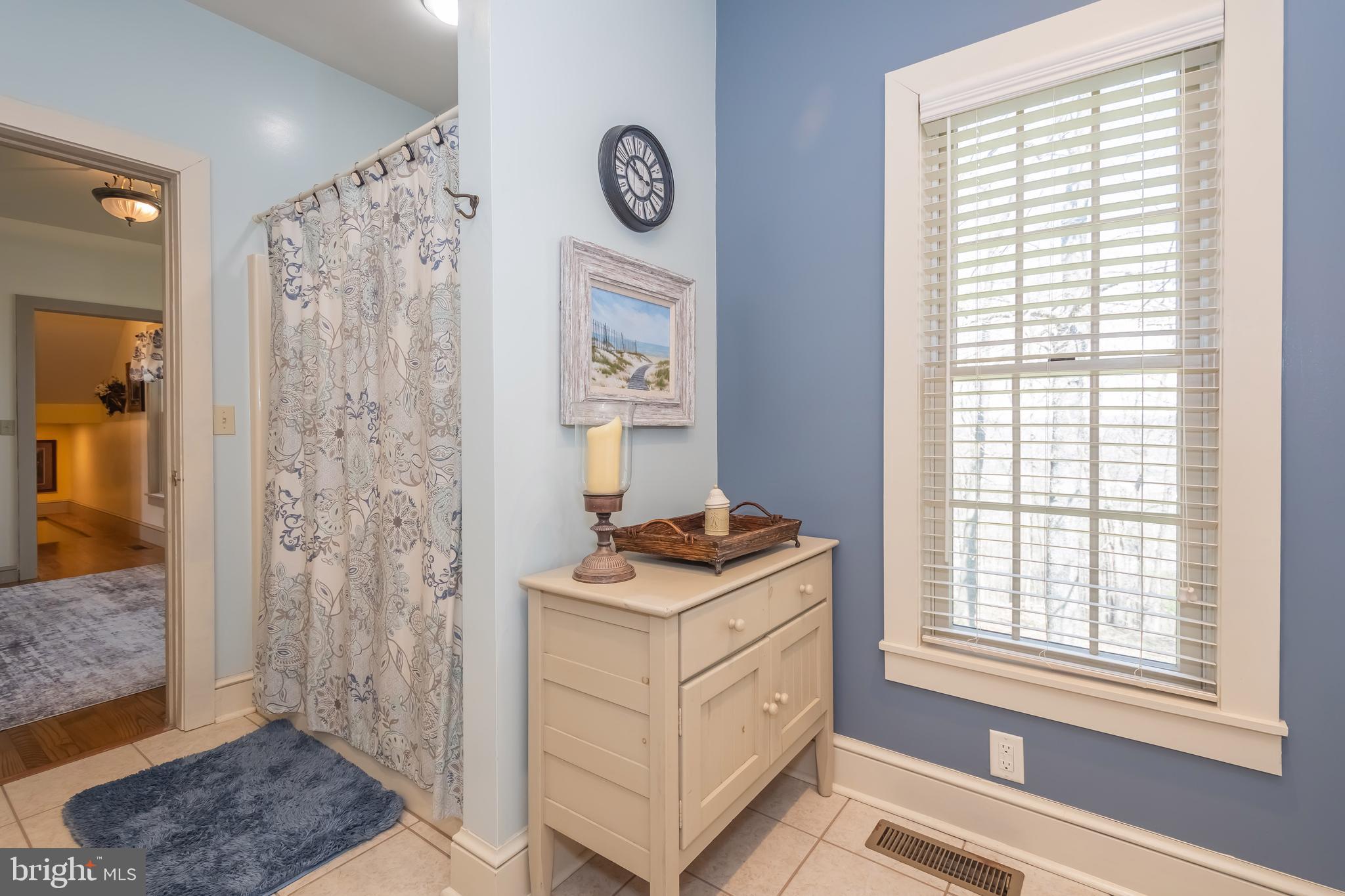 726 Sunset Ridge Drive McHenry, MD 21541 - Photo 23 of 50 a room with window and a table