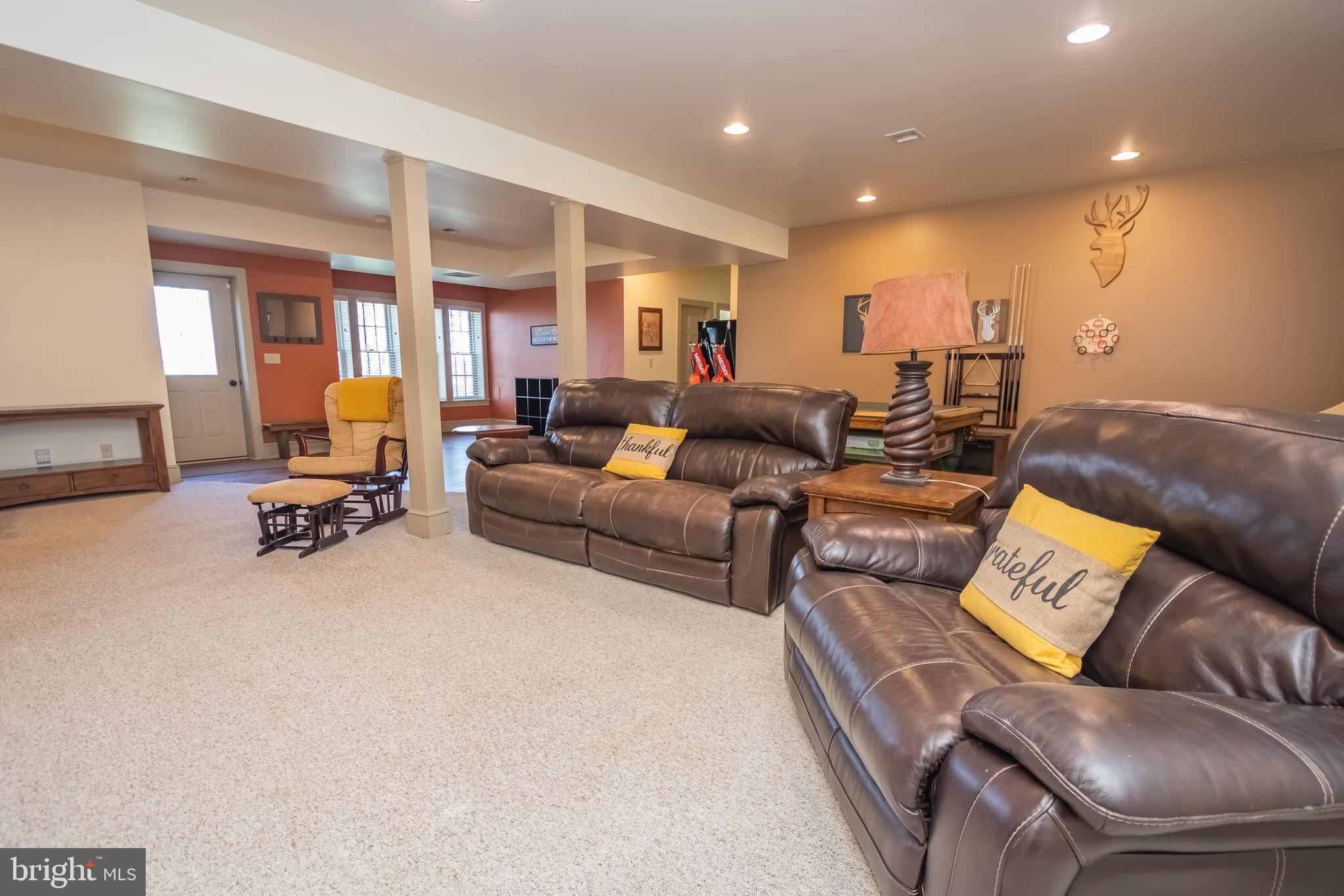 726 Sunset Ridge Drive McHenry, MD 21541 - Photo 29 of 50 a living room with furniture