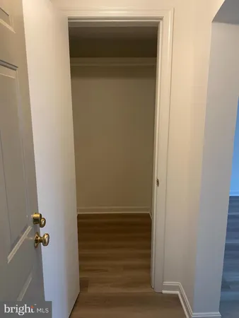$1,895 | 1816 Queens Lane, Arlington, VA 22201