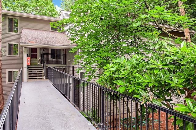 $385,000 | 8120 145th Court Northeast, Unit D, Redmond, WA 98052