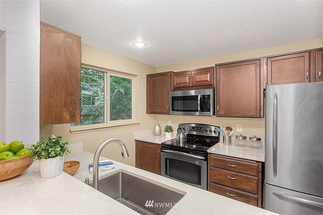 $385,000 | 8120 145th Court Northeast, Unit D, Redmond, WA 98052