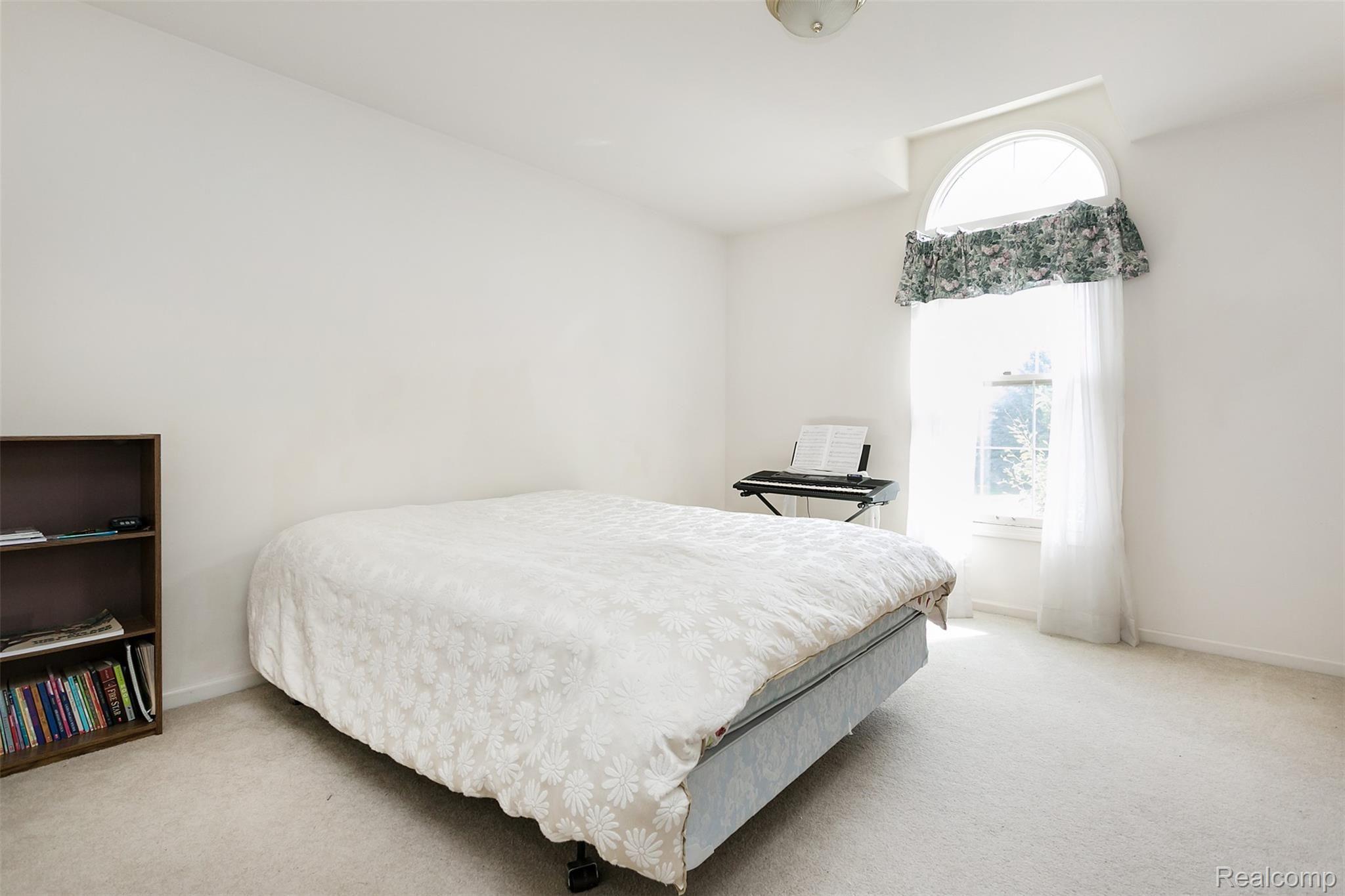 2068 Mapleridge Road Rochester, MI 48309 - Photo 22 of 38 Mapleridge-22.jpg
