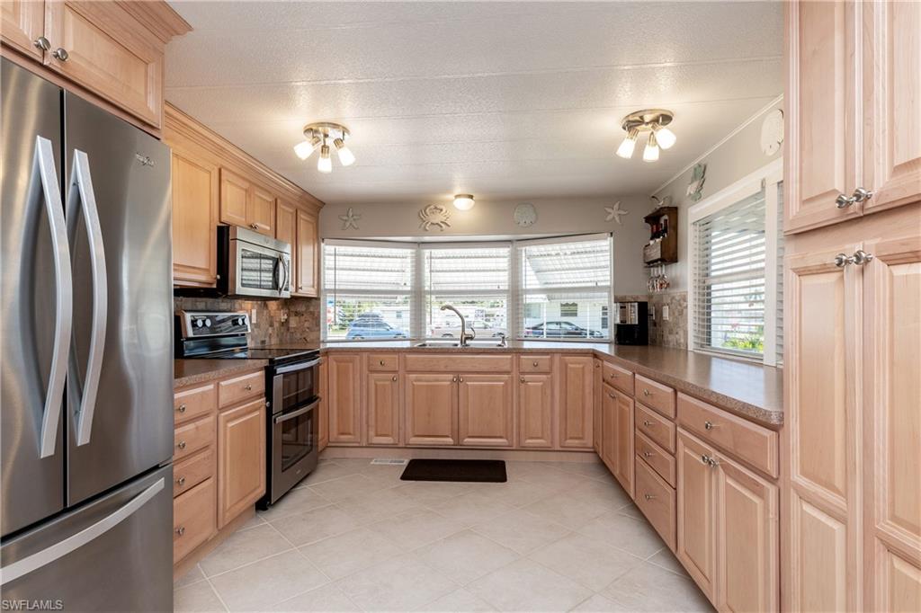 9334 Pitt Road Bonita Springs, FL 34135 - Photo 6 of 29 Gallery Image 6