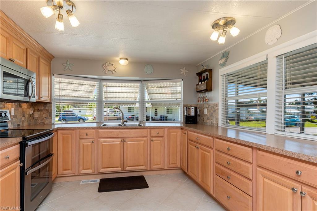 9334 Pitt Road Bonita Springs, FL 34135 - Photo 7 of 29 Gallery Image 7