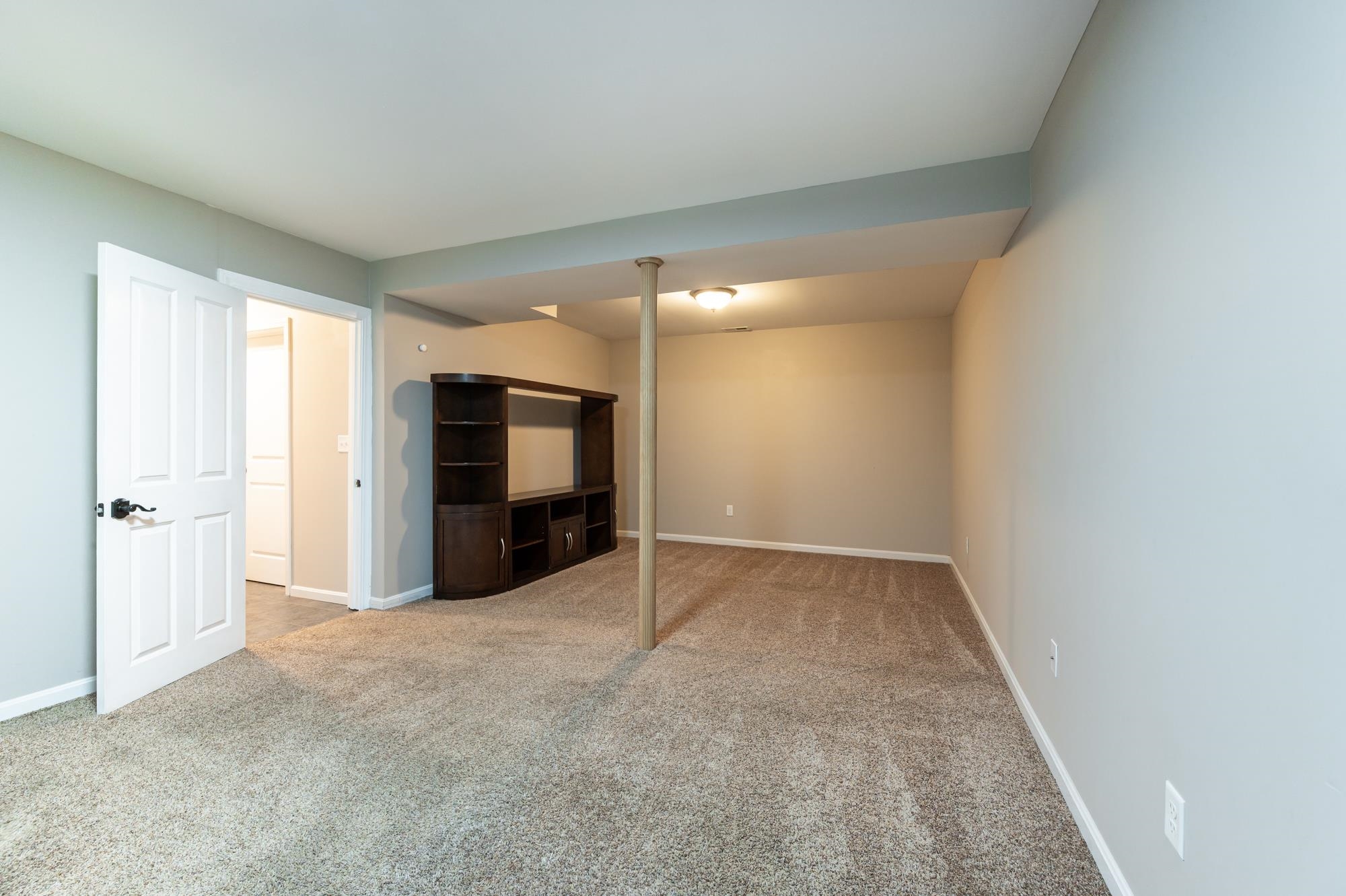 1118 Bodwell Road Manchester, NH 03109 - Photo 23 of 33 Gallery Image 23