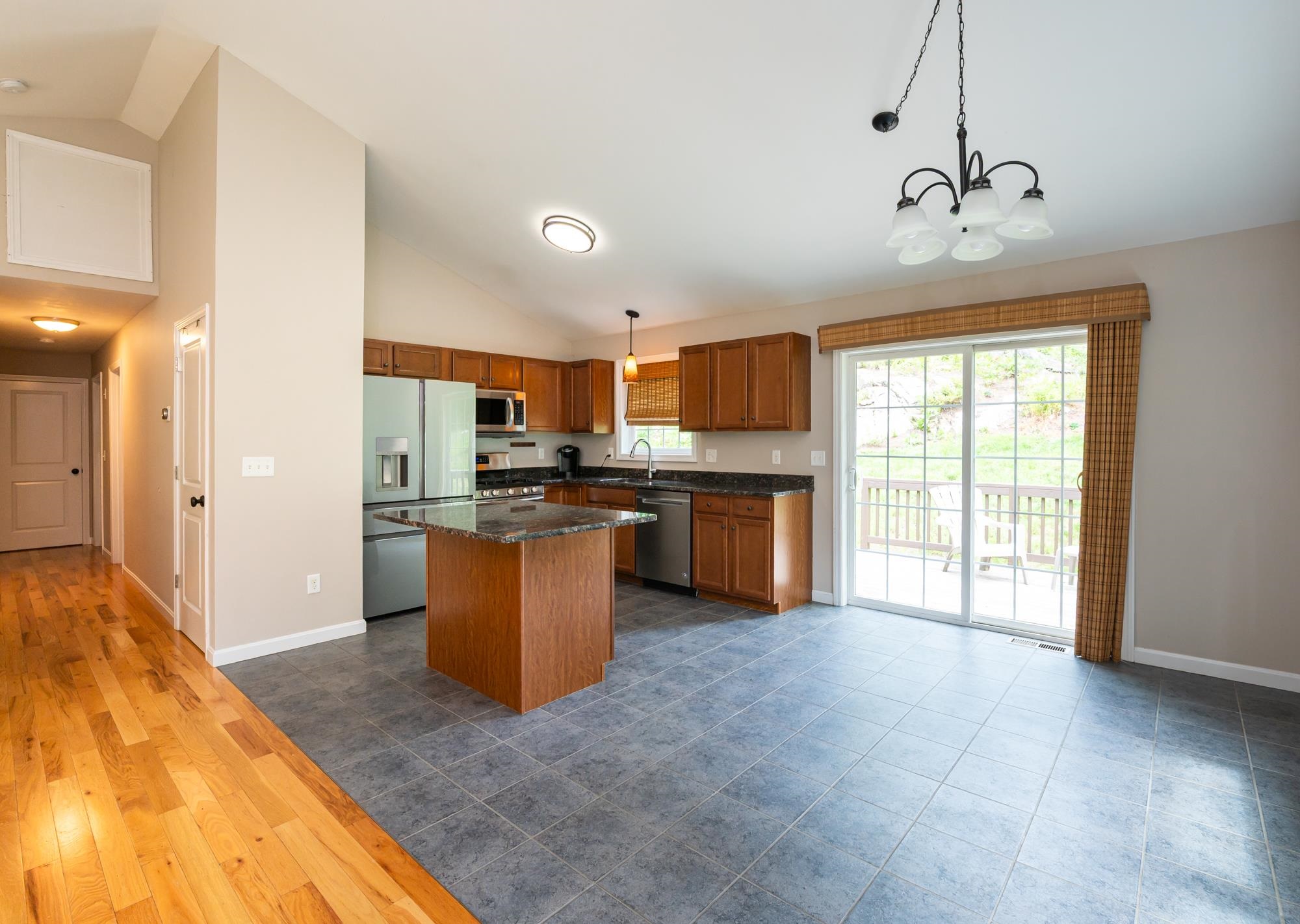 1118 Bodwell Road Manchester, NH 03109 - Photo 3 of 33 Gallery Image 3