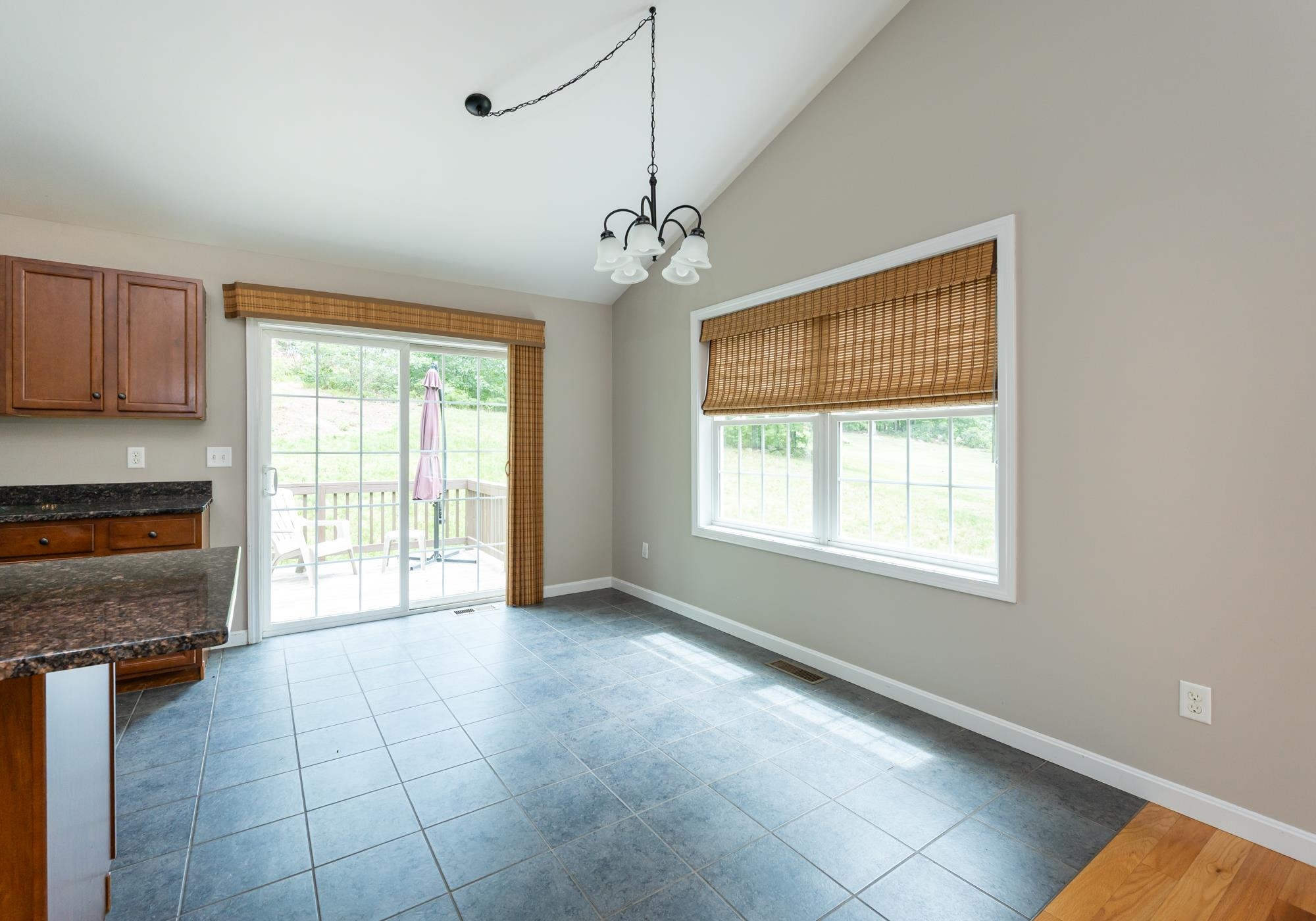 1118 Bodwell Road Manchester, NH 03109 - Photo 7 of 33 Gallery Image 7
