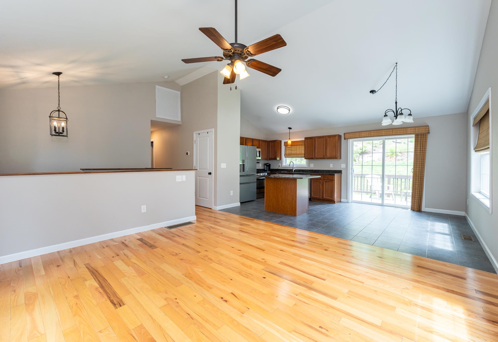 1118 Bodwell Road Manchester, NH 03109 - Photo 10 of 33 Gallery Image 10
