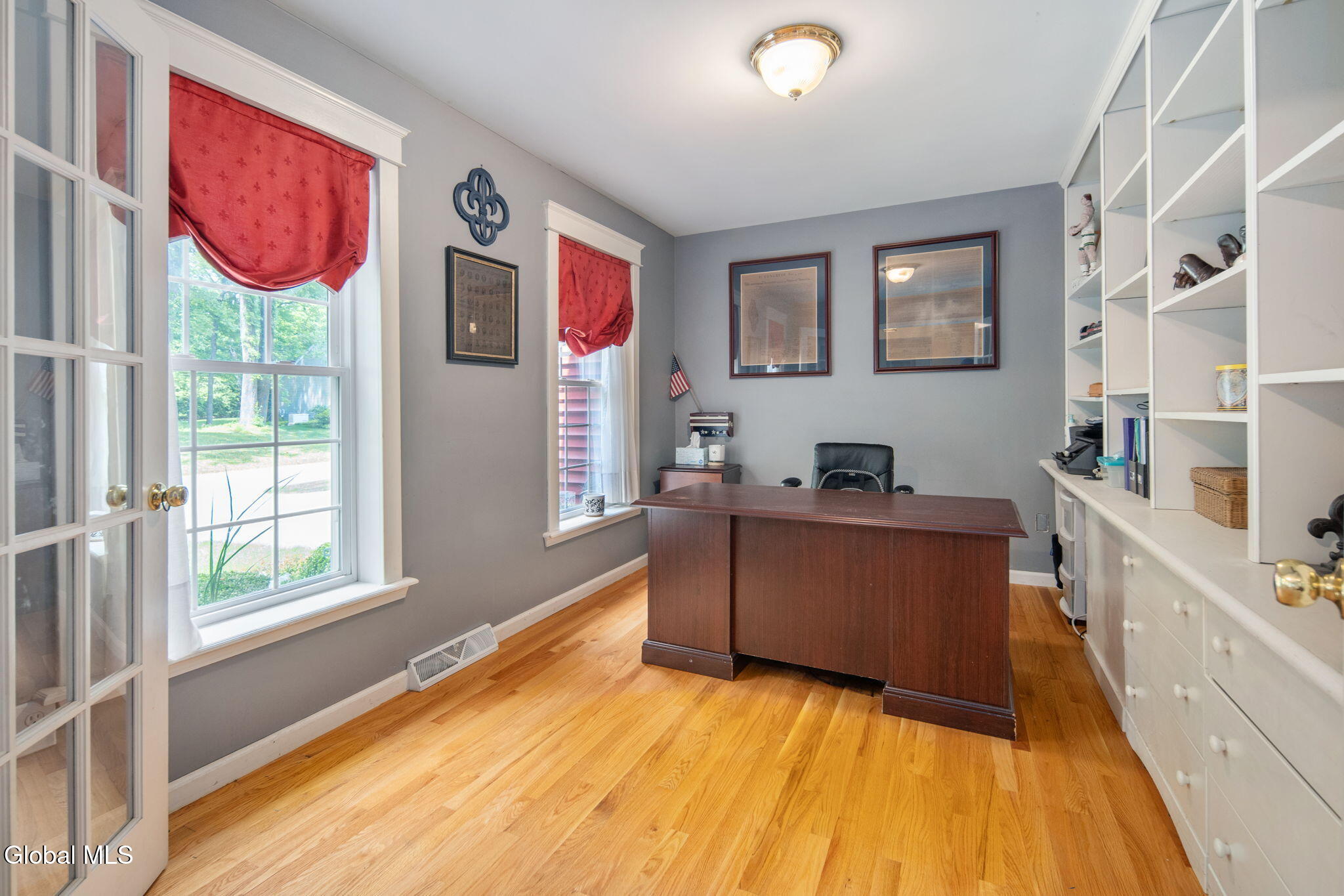 106 Berwick Road Bethlehem, NY 12054 - Photo 4 of 37 7-106BerwickRd_07