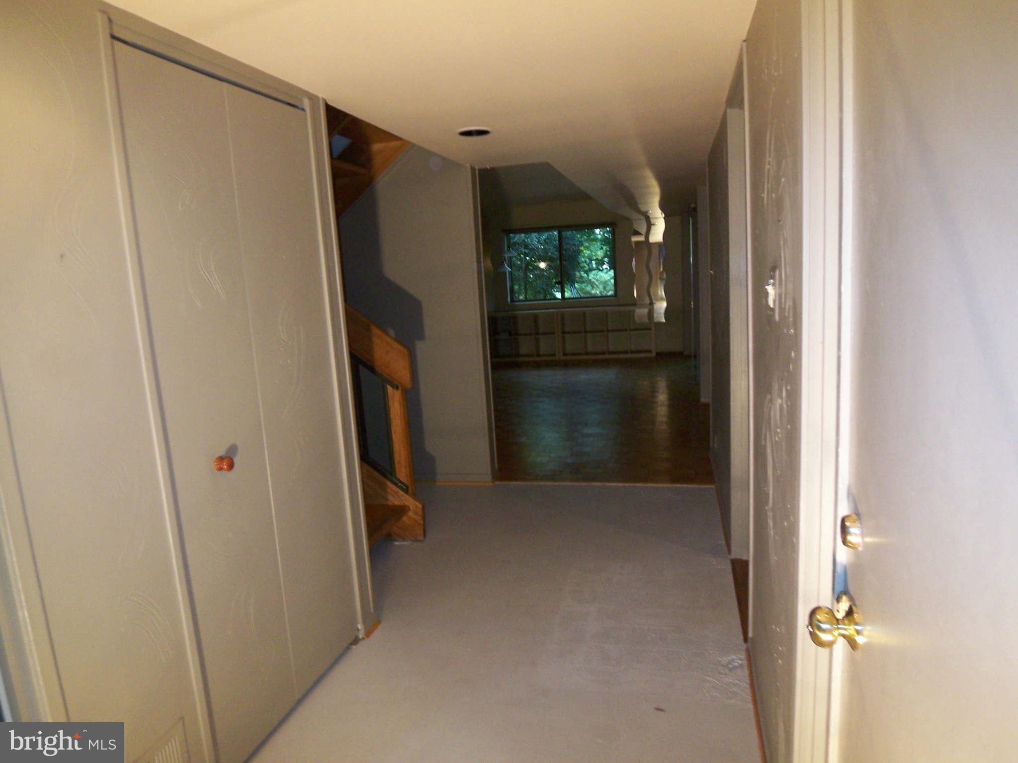 11793 Indian Ridge Road Reston, VA 20191 - Photo 14 of 23 Foyer
