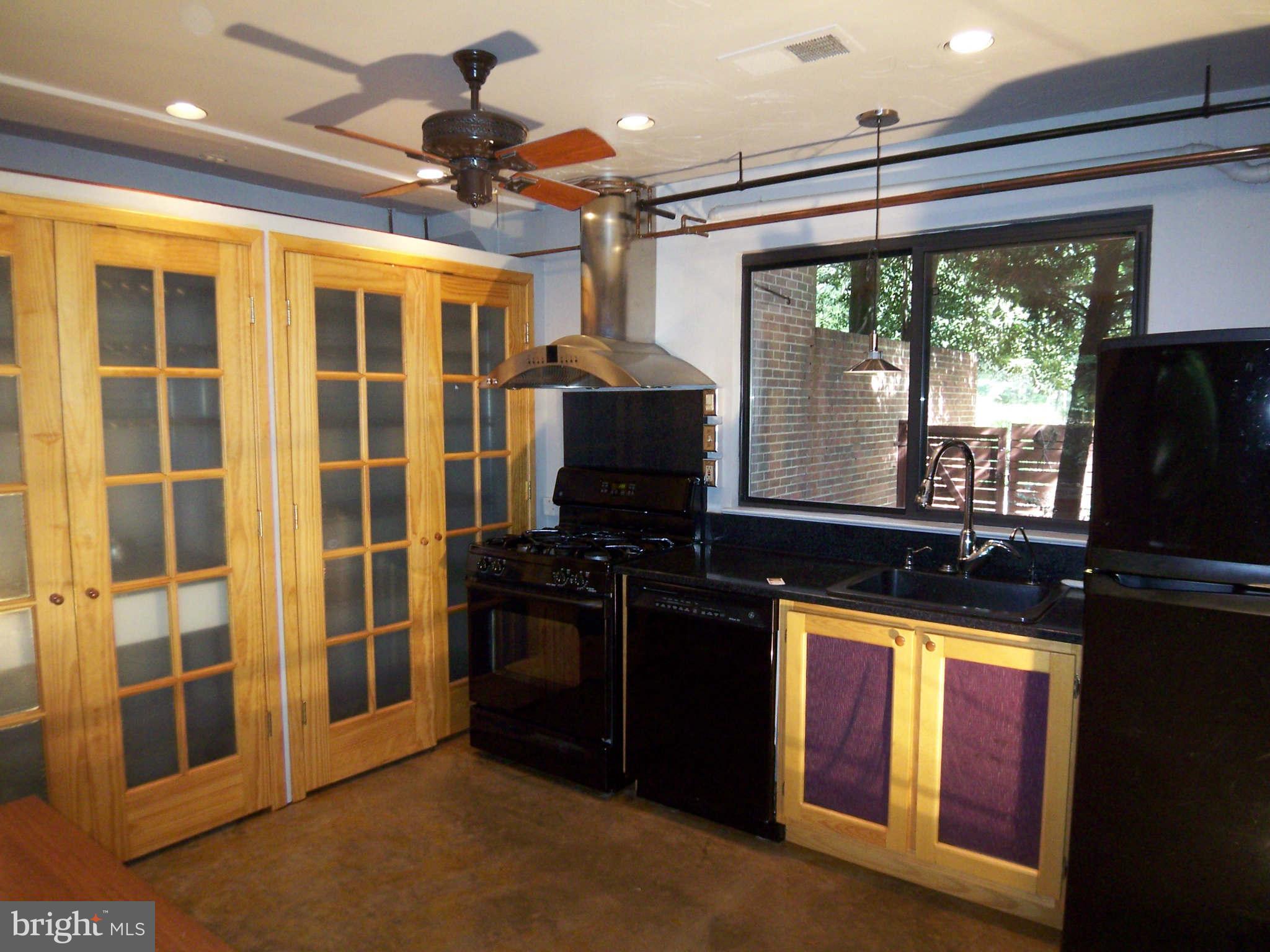 11793 Indian Ridge Road Reston, VA 20191 - Photo 4 of 23 Kitchen