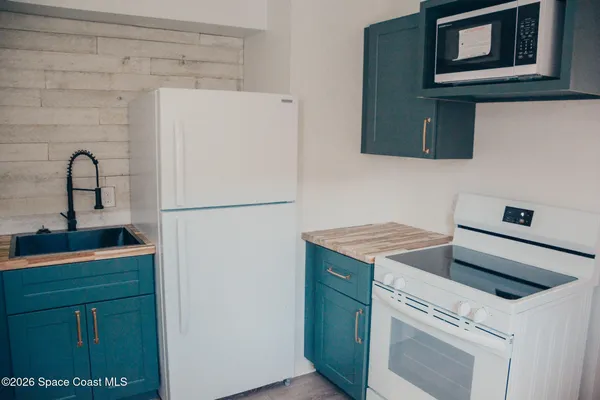 $1,095 | 211 Circle Drive, Unit 27C, Cape Canaveral, FL 32920